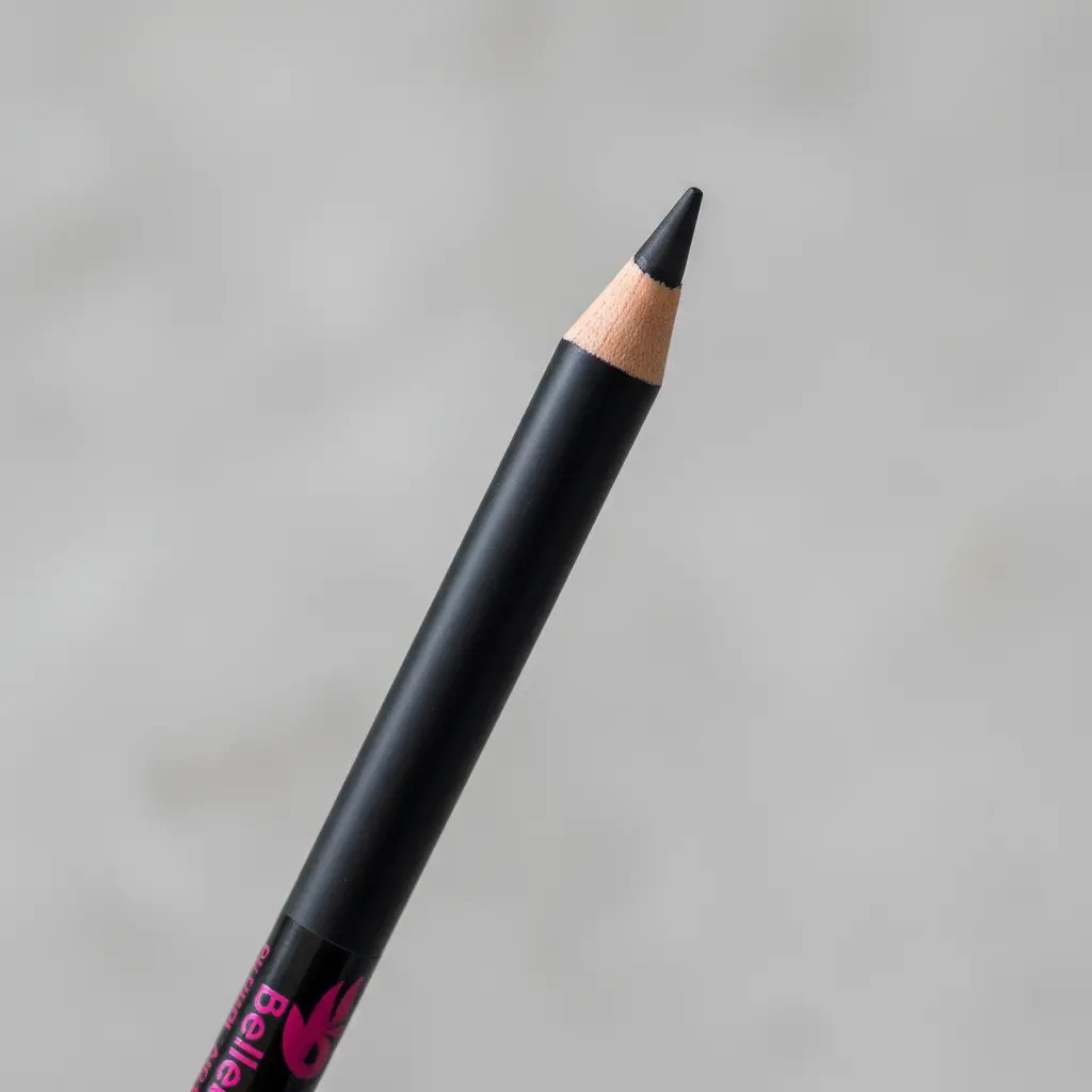Lápis Delineador Bella Femme Preto Acabamento Matte Hipoalergênico